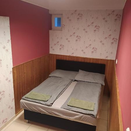 Pingpong Apartman Soltvadkert Buitenkant foto