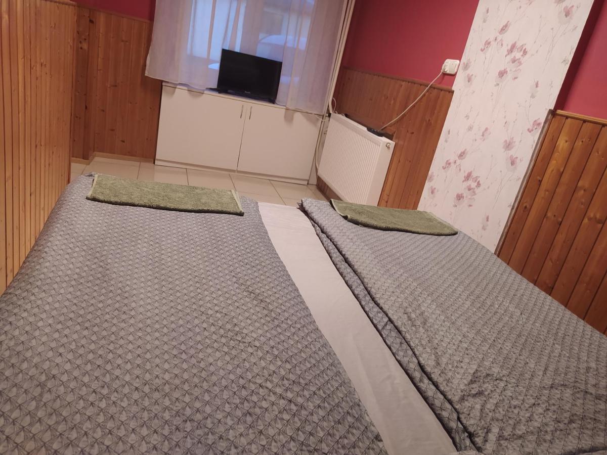 Pingpong Apartman Soltvadkert Buitenkant foto
