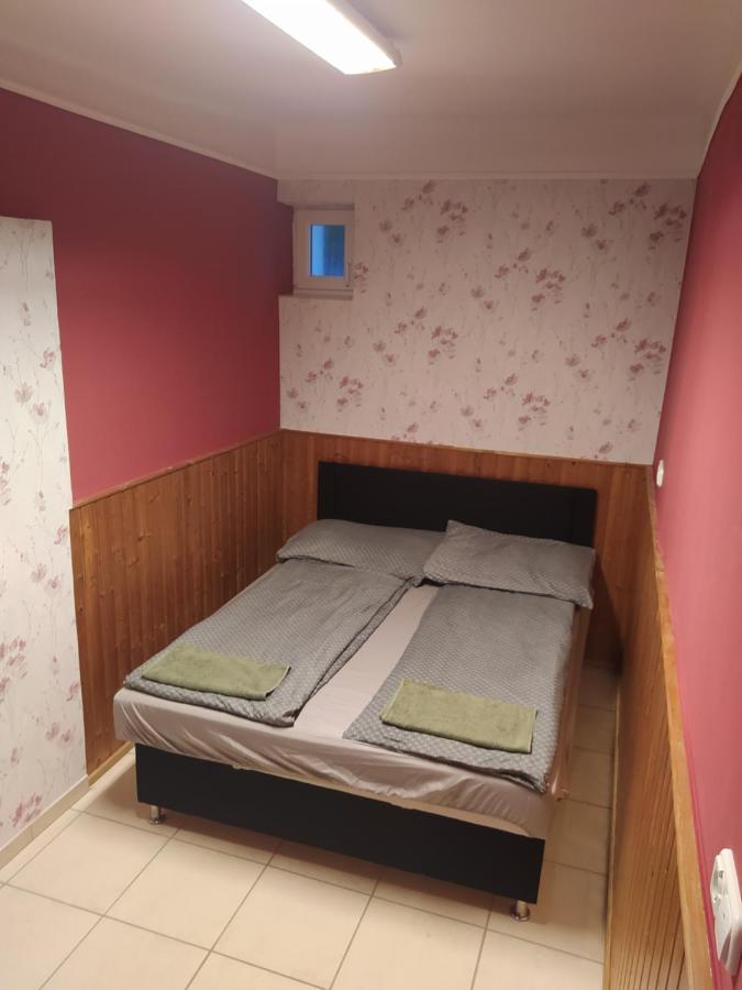 Pingpong Apartman Soltvadkert Buitenkant foto