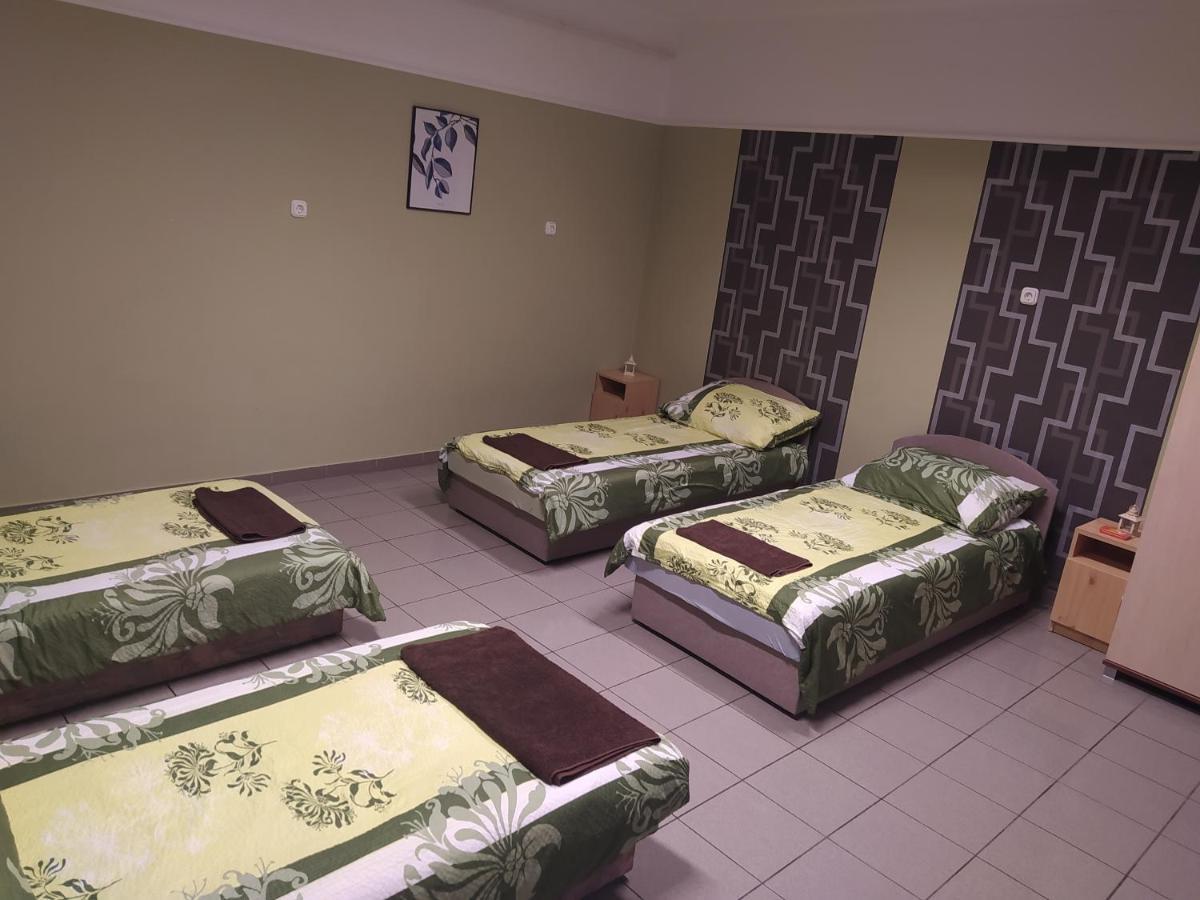 Pingpong Apartman Soltvadkert Buitenkant foto